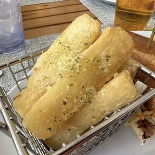 Garlic Yucca Frites
