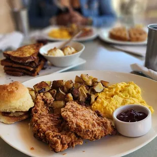 Spicy chicken thigh and homemade biscuit!!