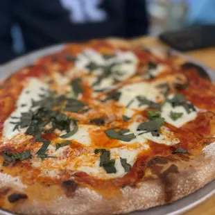 Excellent margarita pizza!