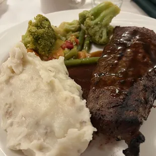Harry's Steakhouse & Banquet Center