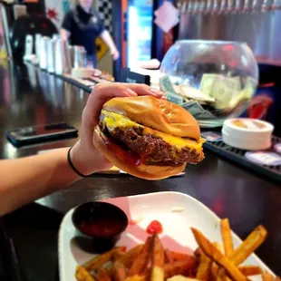 Cheeseburger &amp; Fries