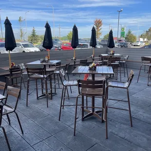 Huge outside eating area