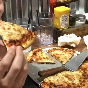 Kids cheese pizza, they said 8", but I think bigger!