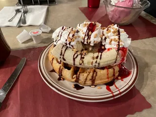 Sweet Henrie's Ice Cream Parlor & Restaurant