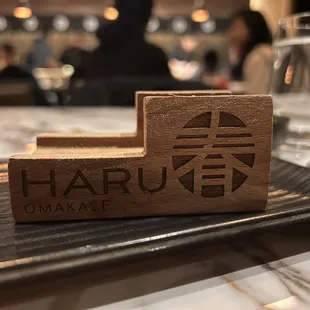 Hand roll holder