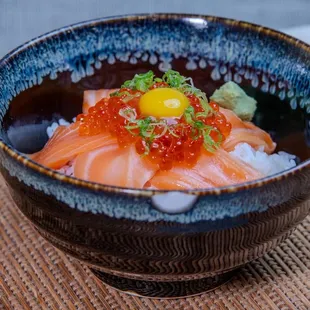 Salmon donburi