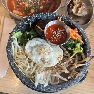 Dolsot Bibimbap