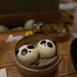 Panda character buns (spicy chicken, broccoli, onion)