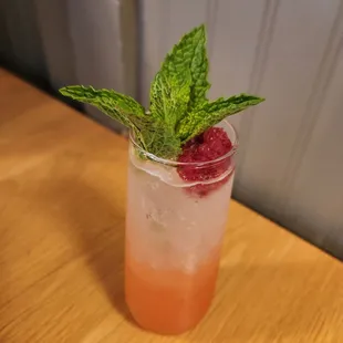 dessert, drink