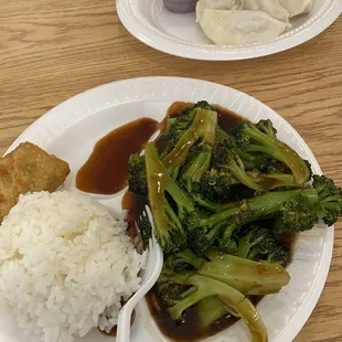 Dumplings and Broccoli with Garlic Sauce