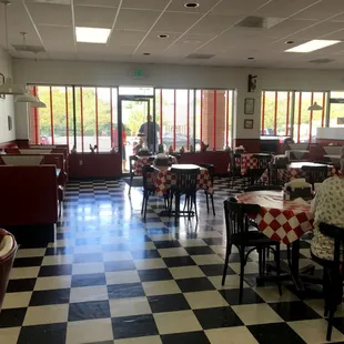 Harvest Fried Chicken (dining room)