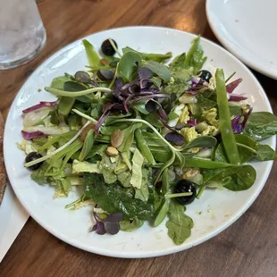 Small mean green salad