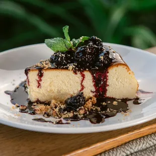 Basque Cheesecake
Blackberry jam, brown sugar streusel