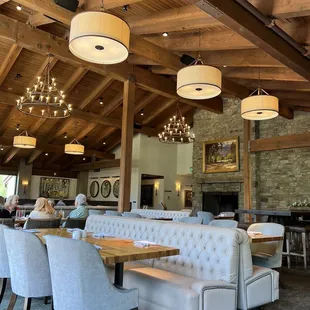 sushi and sashimi, interior