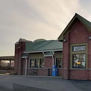 Harvest Moon is on the SE corner of Carpenter and US-12.