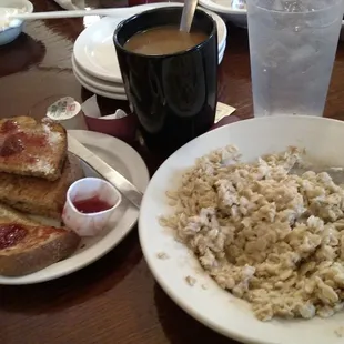 Steel-cut oatmeal to SUPERCHARGE my day! Action!