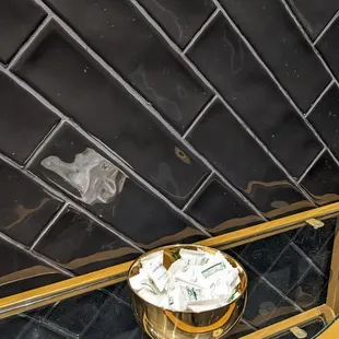 Both men's and women's bathrooms have mints by the door... Great job !!!!