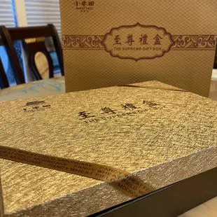 Beautiful mooncake box