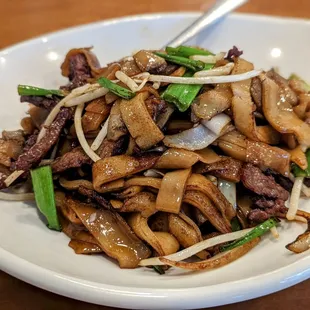 Beef chow fun