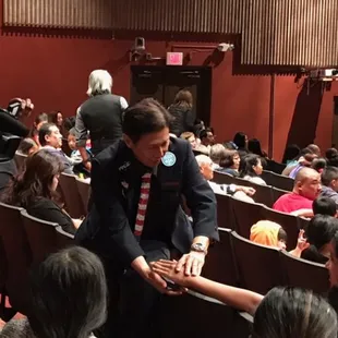 Mr. O at the 2016 Hawaii Magic Festival performing strolling magic for the audience.