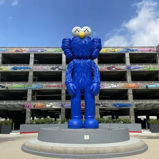 Kaws Statue