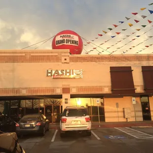 Brand new restaurant, great portion, incredible flavor.   Had the "make your own bowl".   Will definitely go back.