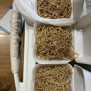 Their supposed "Fried noodles/saimin"