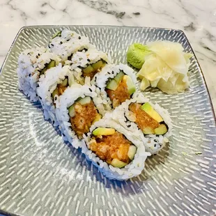 Spicy salmon rolls