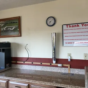 NO Continental Breakfast / NO Coffee!