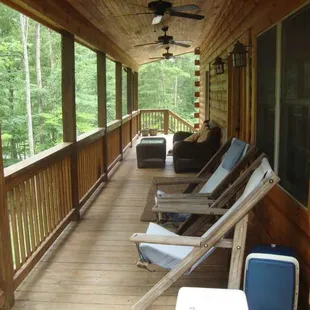 Huge patio in Eagle view cabin.