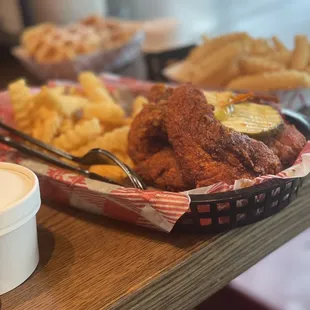 Hot chicken tender meal