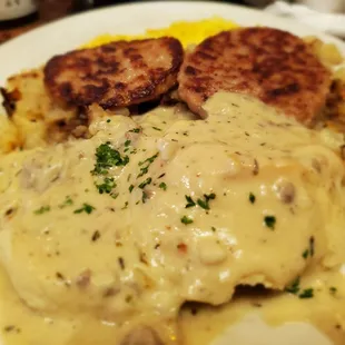 Aunt Harriet&apos;s country breakfast. Full of gravy goodness.