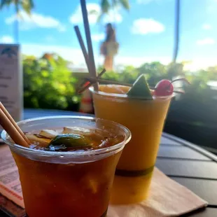 Excellent mai Tai and mango daquiris