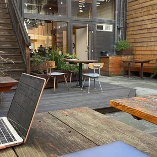 Outdoor patio - very spacious