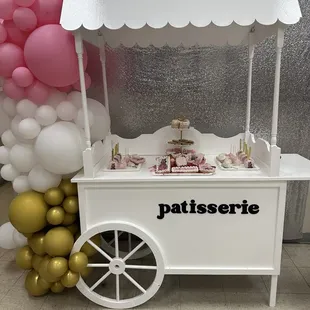 Dessert cart