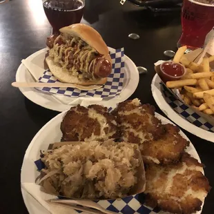 chicken wings and fried chicken, bbq wings, chicken wings, bbq chicken, poultry, fried chicken, chicken, fried chicken wings, food