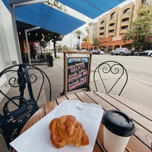 Plain Croissant