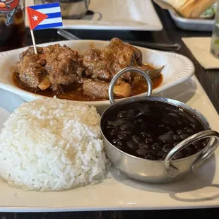 ARROZ FRITO - FRIED RICE Ox Tail with Black Beans &amp; Rice