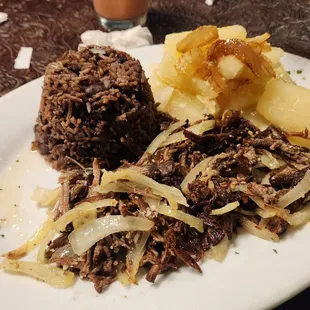 Vaca frita, Moro, yuca al mojo