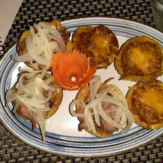 Tostones Rellenos de Ropa Vieja