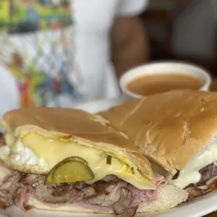 Le Jeune Sandwich (Cuban Sandwich with Egg and Bacon)