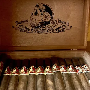 Dark Wood Sweet Jane Maduro