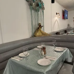 Seating and decor.