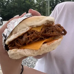 Pan de ropa vieja (shredded brisket sandwich)