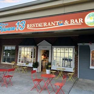 the outside of the restaurant