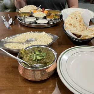 Saag paneer, Non Vegetarian Thali, 2. Naan Bread