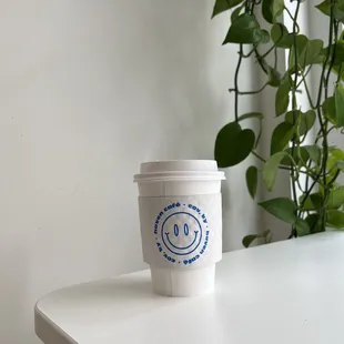 Obsessed with the branding! Cute coffee cups