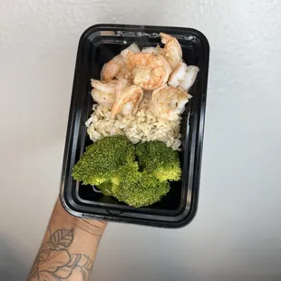 Garlic herb shrimp, brown rice, broccoli
