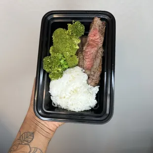 Top sirloin steak, jasmine rice, broccoli