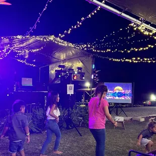 Here's their awesome setup for our party. The kids loved it!